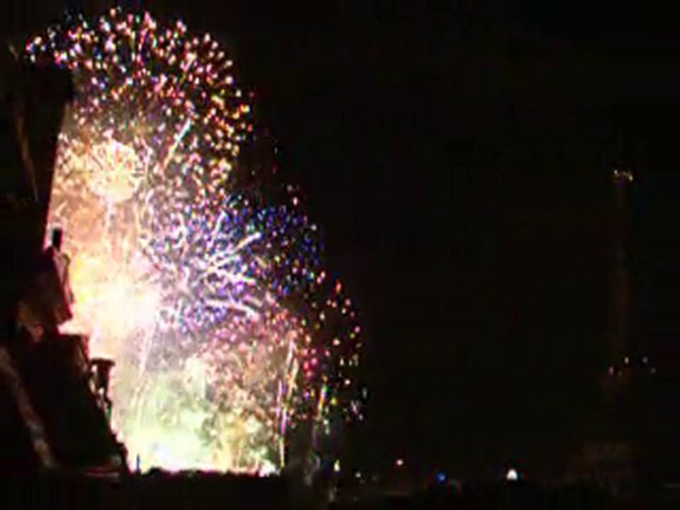Final feu d'artifice 14 juillet 2010 Paris Tour Eiffel Tower