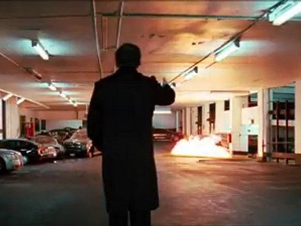 2010 Red Trailer 1