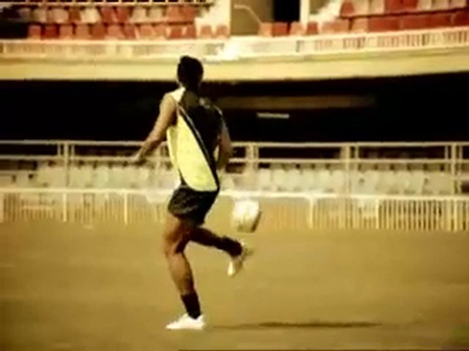 Nike - R10 Freestyle Ronaldhino