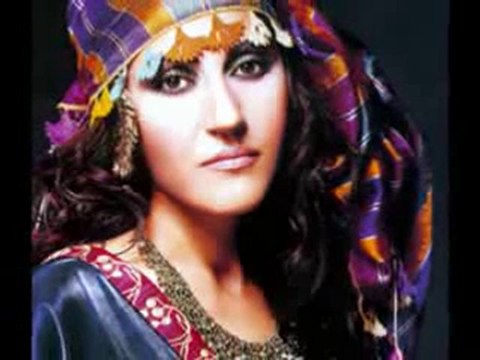 Aynur Doğan bir gönule aşk girince