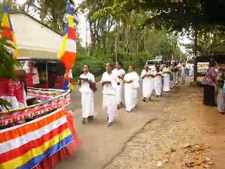 Procession dans un village
