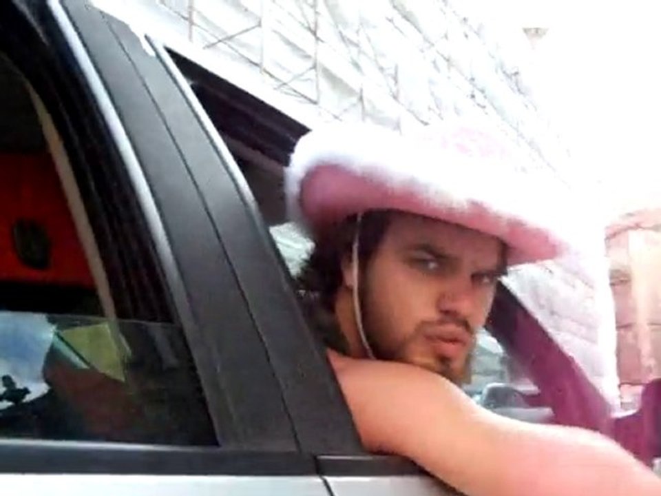 pink hat