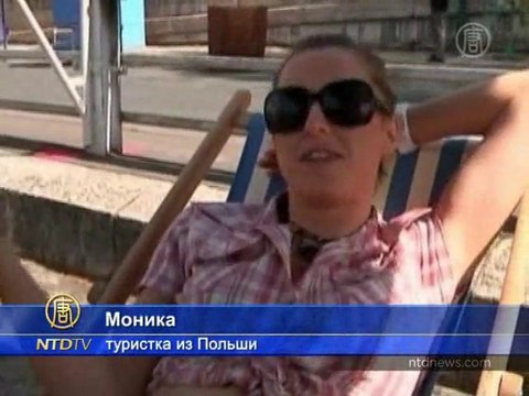 В центре Парижа построен тропический пляж