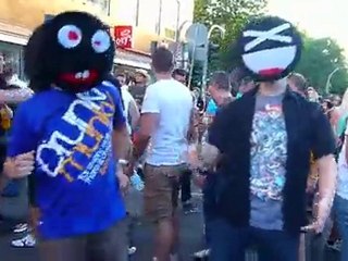 Loveparade 2010 Duisburg - Raver tanzen und feiern - ...