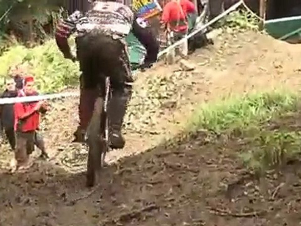 Gee Atherton 2010 Champery Downhill Şampiyonu