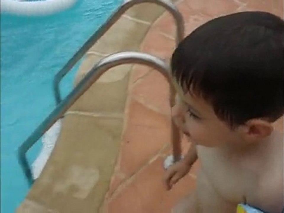 Sam a la piscine 2