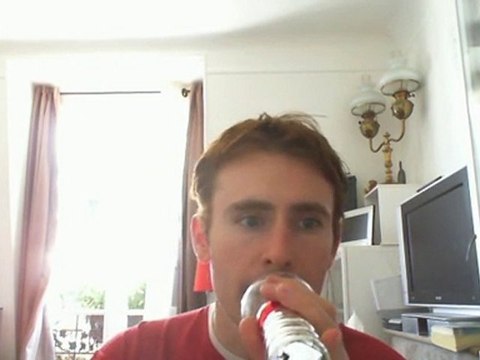 Wiwi égratigne hey ya