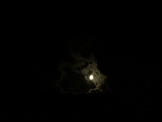 La lune et les nuages en Elasped Time