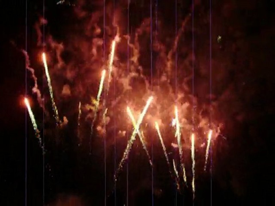 Feu D'artifice 2010 Bellignat (01) Part 01