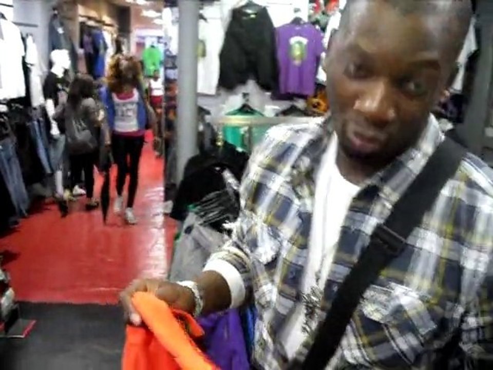 SINGUILA SOUTIENT LA MARQUE WAZAL