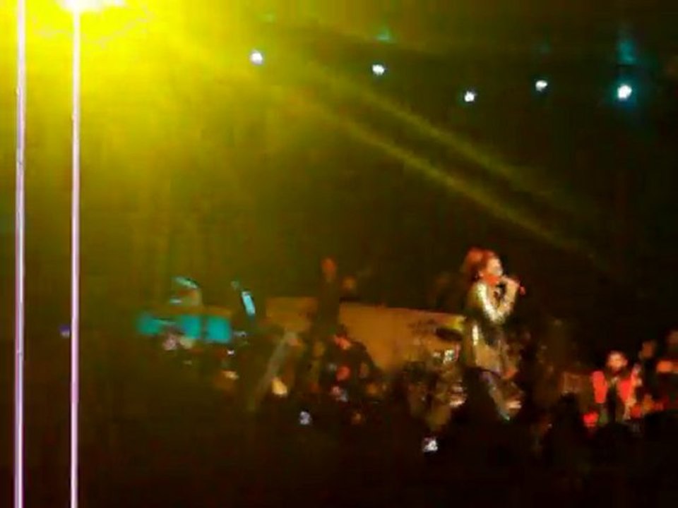 Başkent Üniversitesi / Demet Akalın-Evli Mutlu Çocuklu