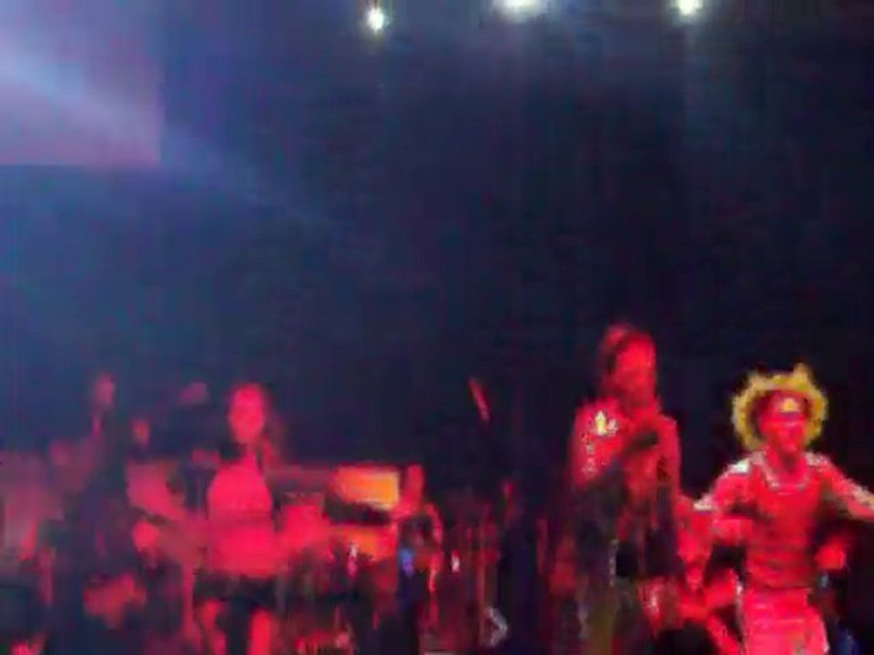 Başkent Üniversitesi / Demet Akalın-Toz Pembe (Veda) (Canlı)