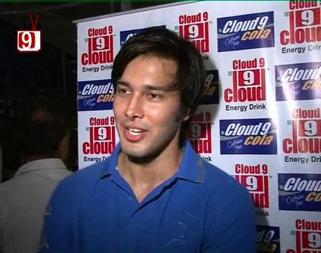 'Be Careful' Warns Sizzling Udita Goswami To Rajneesh Duggal