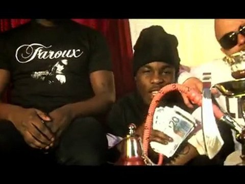 GROS BUZZ !!!! BASTOS .. PLAQUE TOURNANTE DU 77 .. 2010