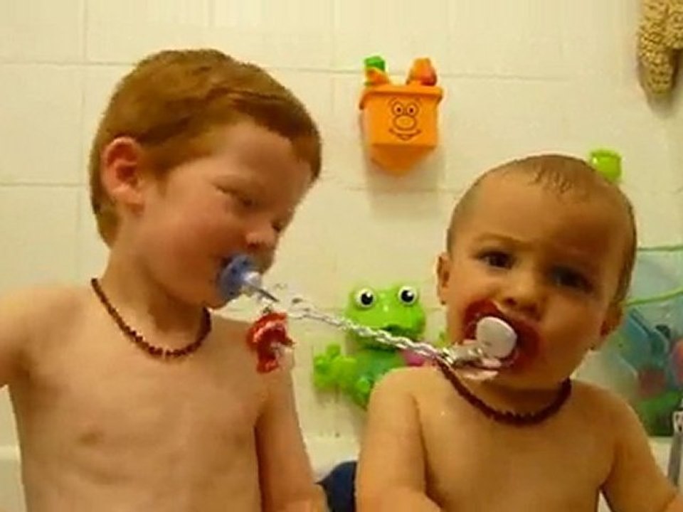 2 complices au bain