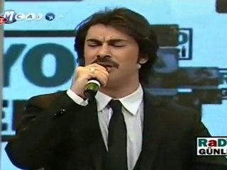 Oktay Ertuğrul £££ DÖN BERİ DÖN BERİ DE YÜZÜNÜ GÖREYİM