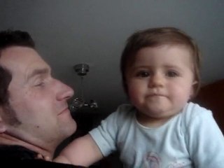 gili gili avec la plume d'autruche