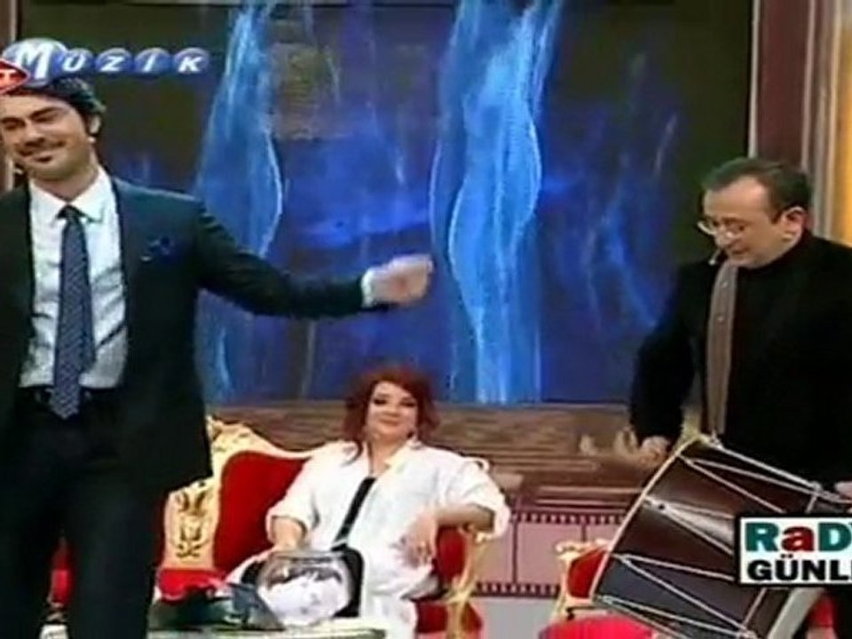 Oktay Ertuğrul £££ KARA ÇADIRIN KIZI