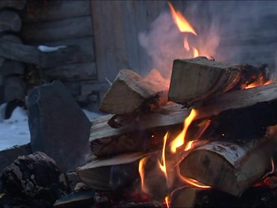Bains de glace en Laponie pour touristes en manque de sensations