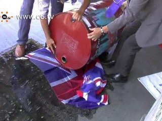 Petrolio sulla bandiera inglese. Blitz contro la Bp
