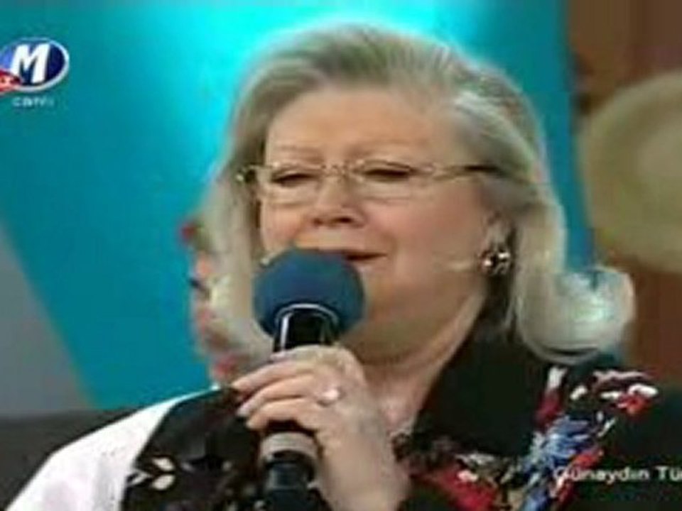 İnci Çayırlı £££ UFUKLARA YASLANMIŞ YORGUN DAĞLAR SIRAYLA