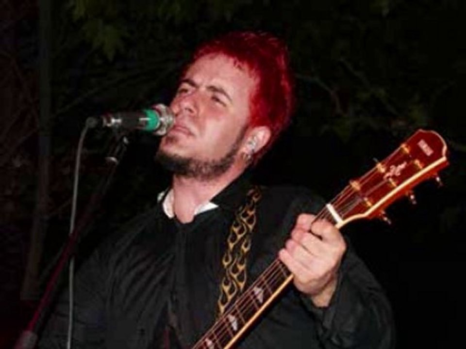 EmRe aYdıN - HoŞçaKaL