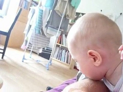 6 mois - Daen prononce ses 1ères syllabes