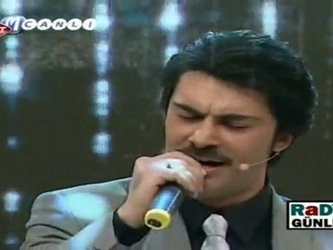 Oktay Bora Ertuğrul £££ MAMOŞ (PENCEREDEN BİR DAŞ GELDİ)