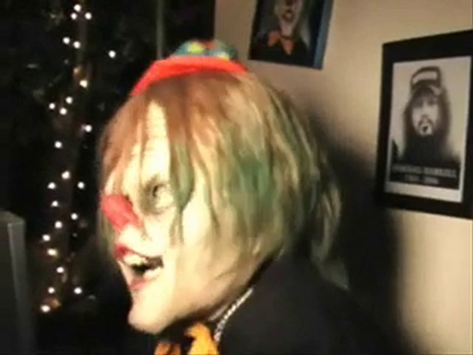 TRIPPY The Mad Clown Smokes WEED