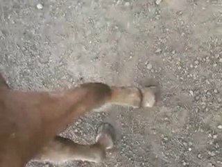 mon bebe fait la jambette