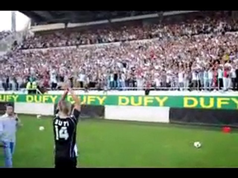 guti inönüde taraftara 3lü  çektiriyor