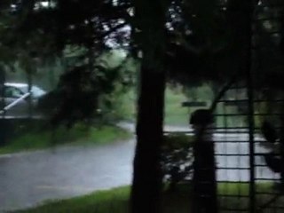 YAĞMURUN SESİNE BAK