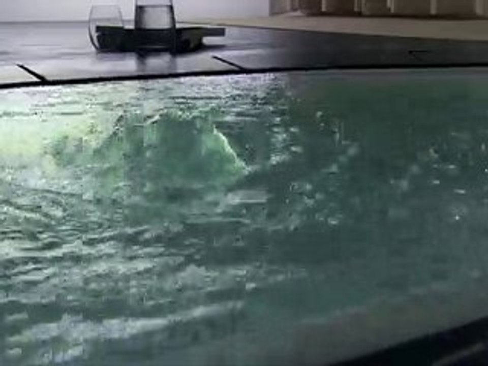 Baignoire à débordementTeuco Sorgente Animation, avec salle de bain design MONTANARO