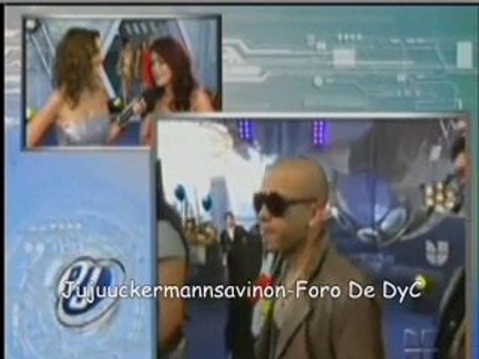 Dulce María En Alfombra Azul De PJ 2010.