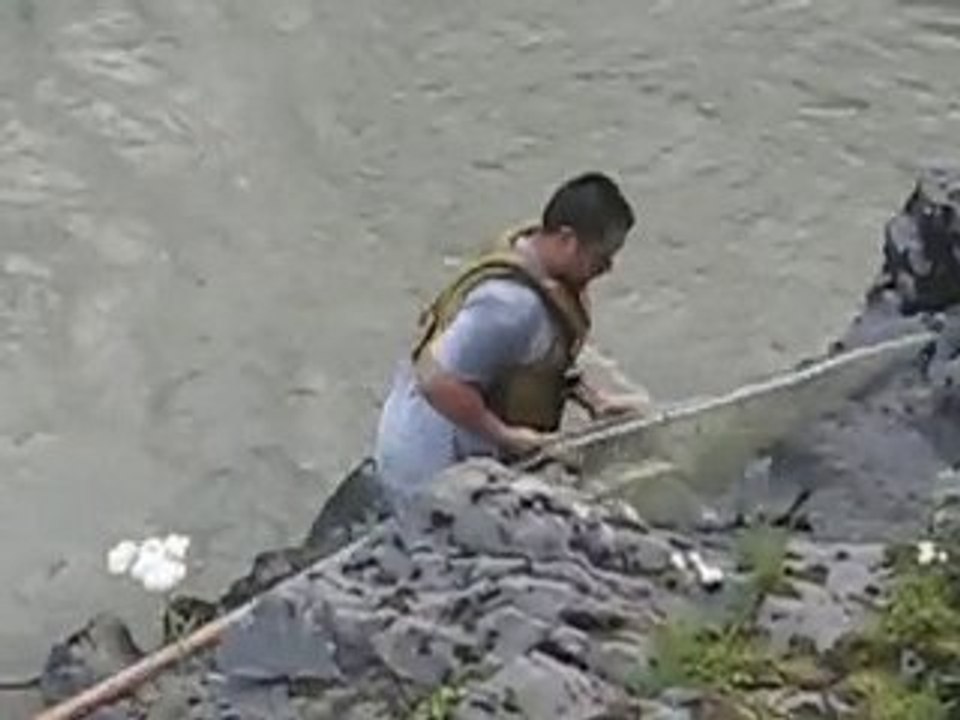 Kepçe ile balık avlamak