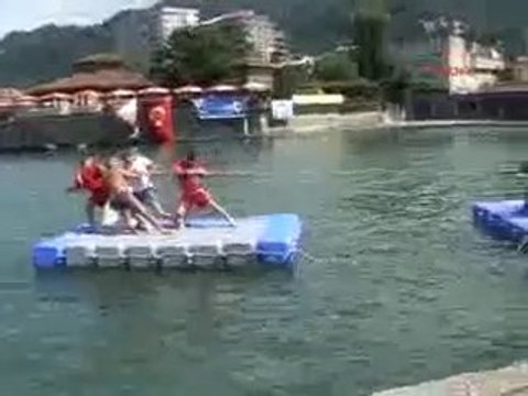 Rize'de şamyel ile rafting keyfi