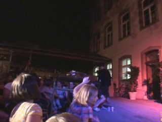 Paco chante la Paix Scenes de rue 2010 Mulhouse