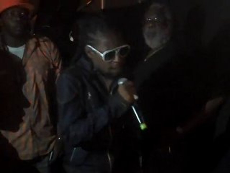 JAH CURE MAKES HIS ENTRANCE- REGGAE SUMFEST 2010