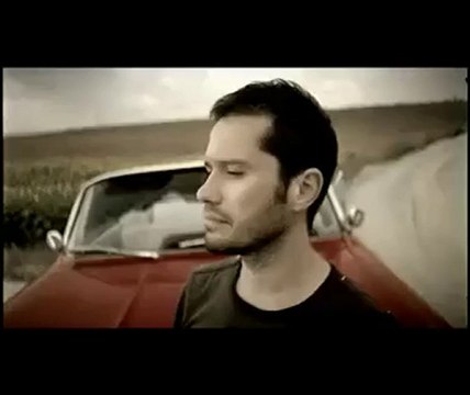 Ozan Doğulu ft. Ziynet Sali - Sen Mutlu Ol (2o1o) Klip izle