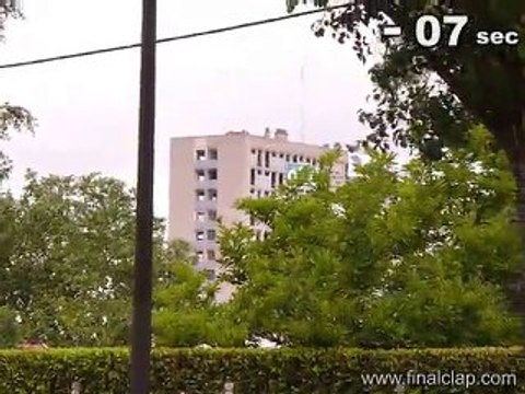 Demolition de la tour bleue d'Étouvie (Amiens)