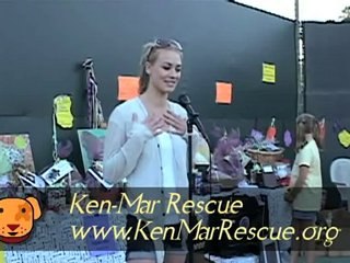 Yvonne Strahovski  Ken-Mar Tennis Yardım Etkinliğinde