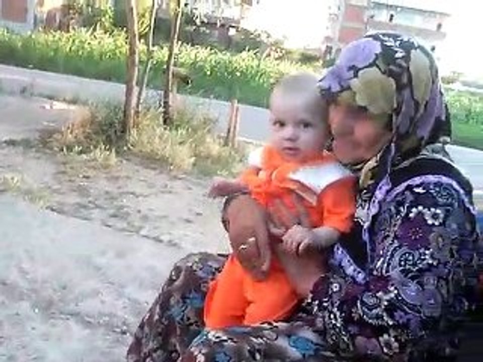 RABİŞ ve MESUT TOPLA OYNİYOR