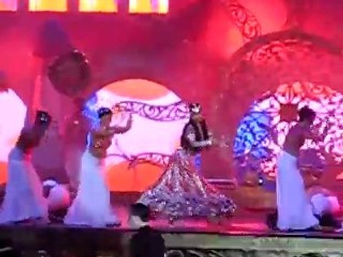 Aishwarya Rai Bachchan-IIFA Performance-2008