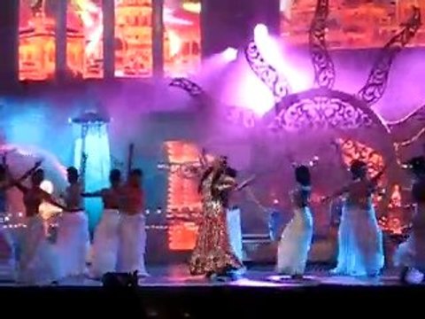 Aishwarya Rai Bachchan-IIFA Performance-2008