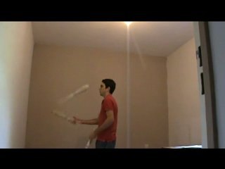 Tutoriel 3 massues lancés en équilibre sur les épaules