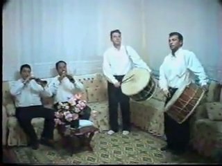 Fourty - Meneşke Koymuşlar Gülün Adını