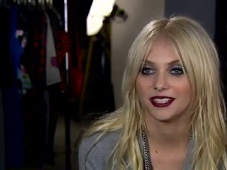 TAYLOR MOMSEN & MADONNA - MATERIAL GIRL SOUNDBITES