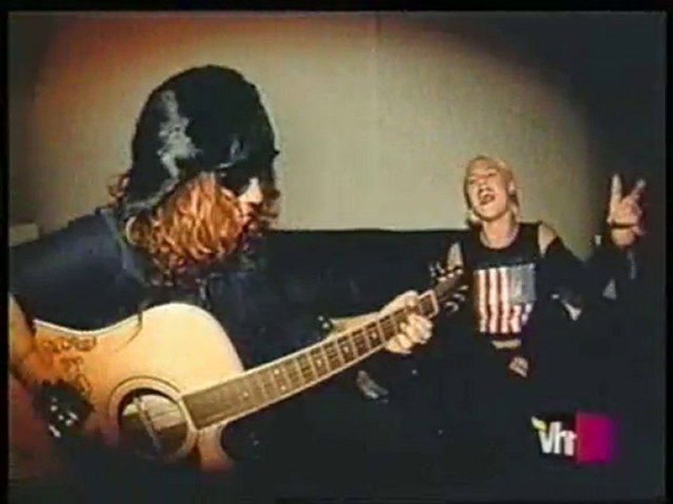 Pink Behind the Music  ( whith Linda Perry )