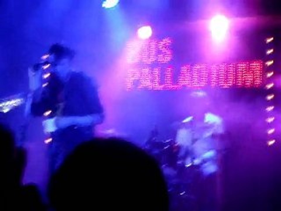 "LES BEAUX AU REVOIR "JEROME ATTAL18.07.10 au bus palladium