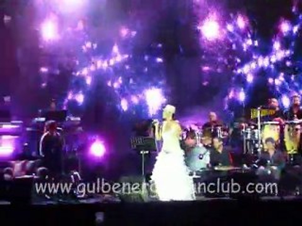 Gülben Ergen - Tutamıyorum Zamanı (Kuruçeşme Arena 28.07.10)
